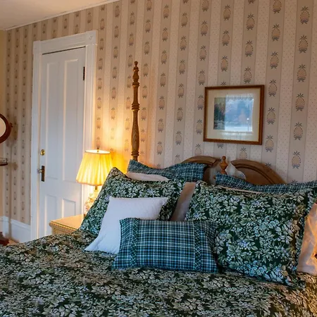 Bed and Breakfast Hudson Manor Bed & Breakfast à Watkins Glen Extérieur photo