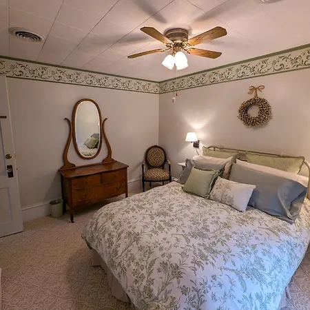 Bed and Breakfast Hudson Manor Bed & Breakfast à Watkins Glen Extérieur photo