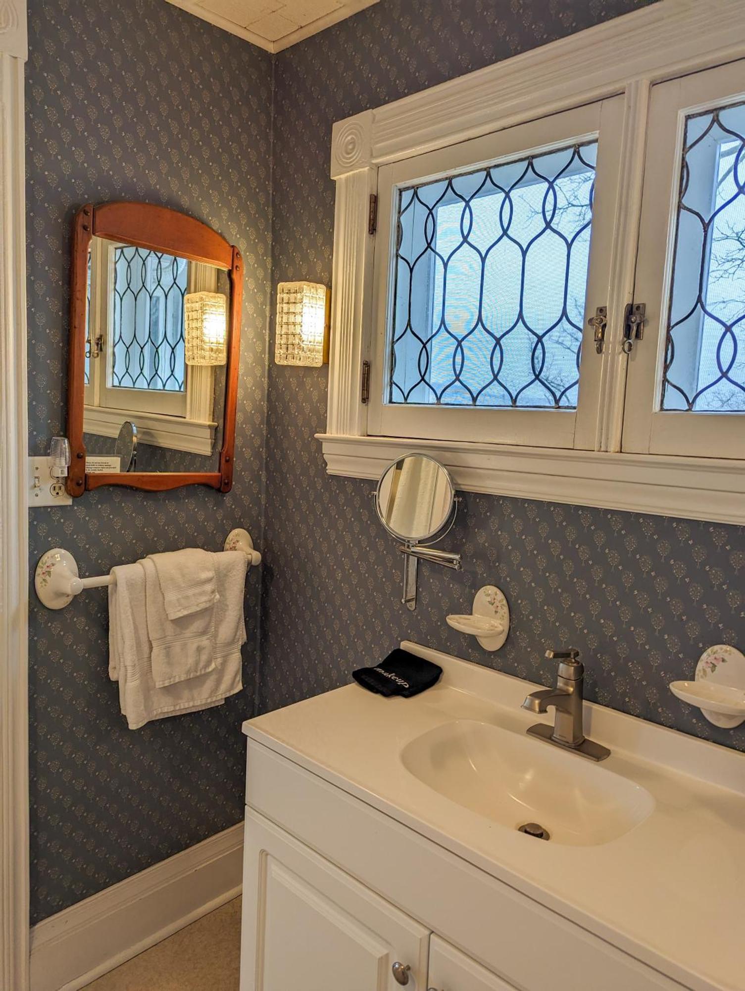 Hudson Manor