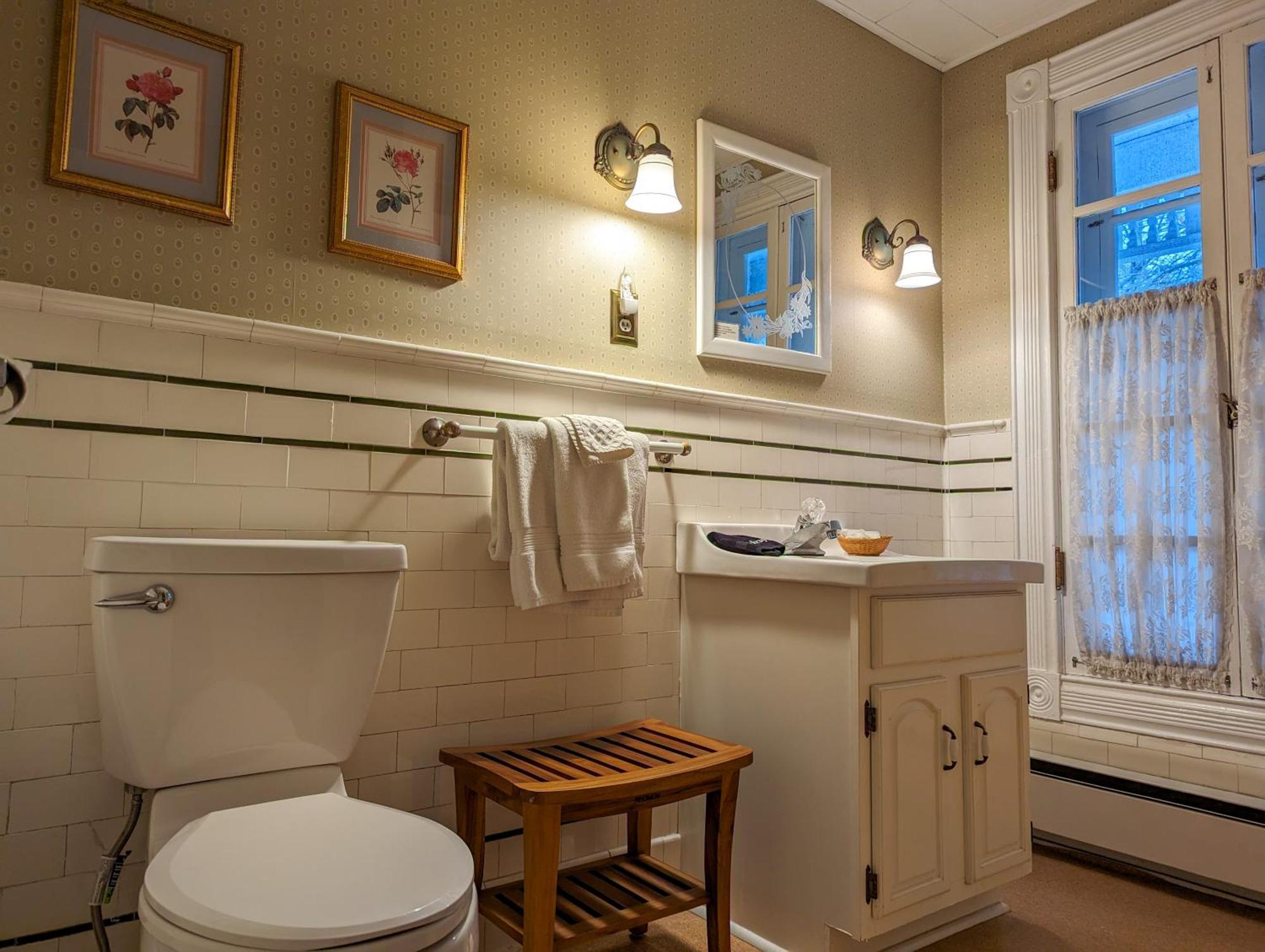 Hudson Manor Bed & Breakfast Bed & Breakfast