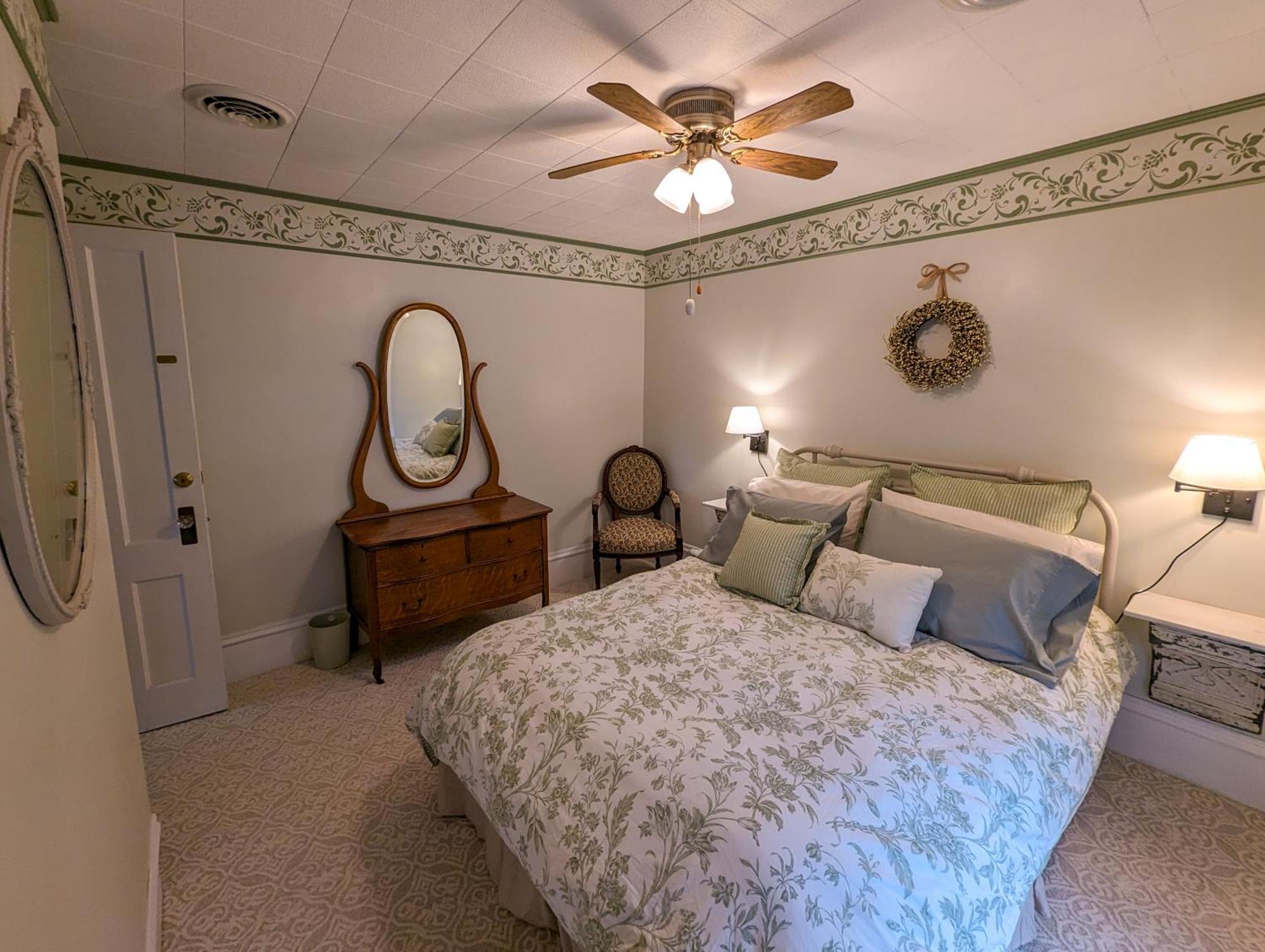 Hudson Manor 3*