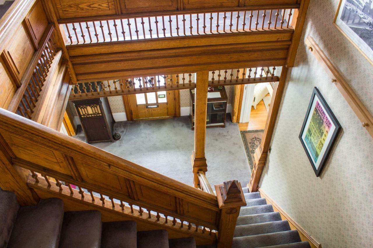 Hudson Manor